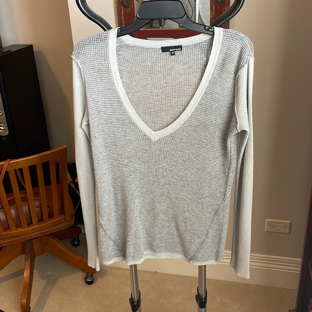 La made v neck sweater